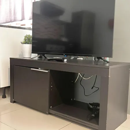 Private And Own Kitchen Steps To & Nightlife *